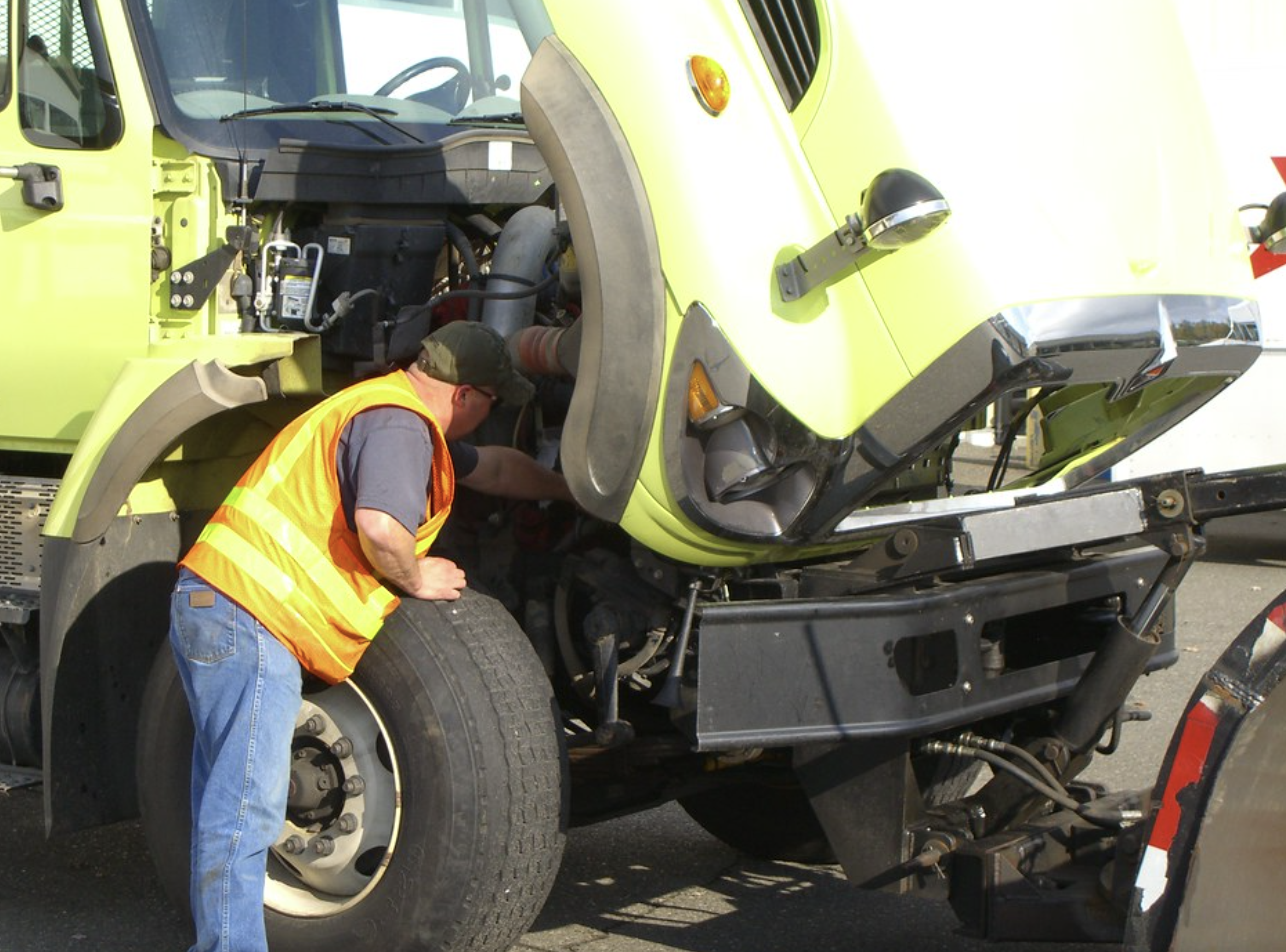 this image shows mobile truck repair in Paradise, NV